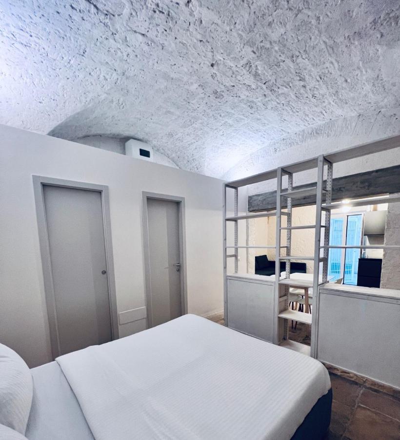 Apartamento Dante'S Patio Bari Exterior foto